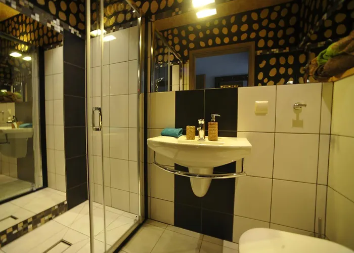 לינה וארוחת בוקר Topolej - Etno 3*