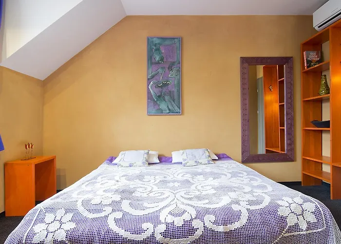 לינה וארוחת בוקר Topolej - Etno 3*